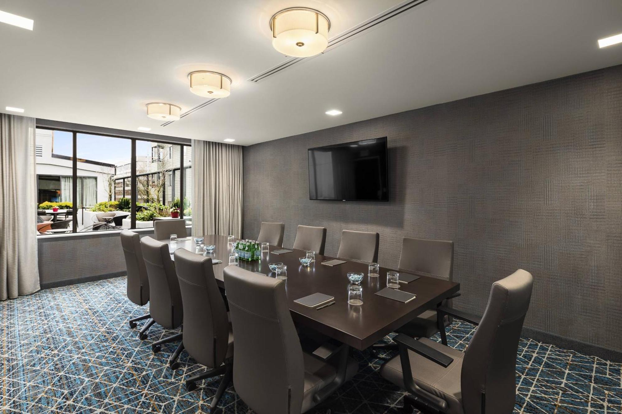 Courtyard By Marriott Seattle Northgate Ξενοδοχείο Εξωτερικό φωτογραφία