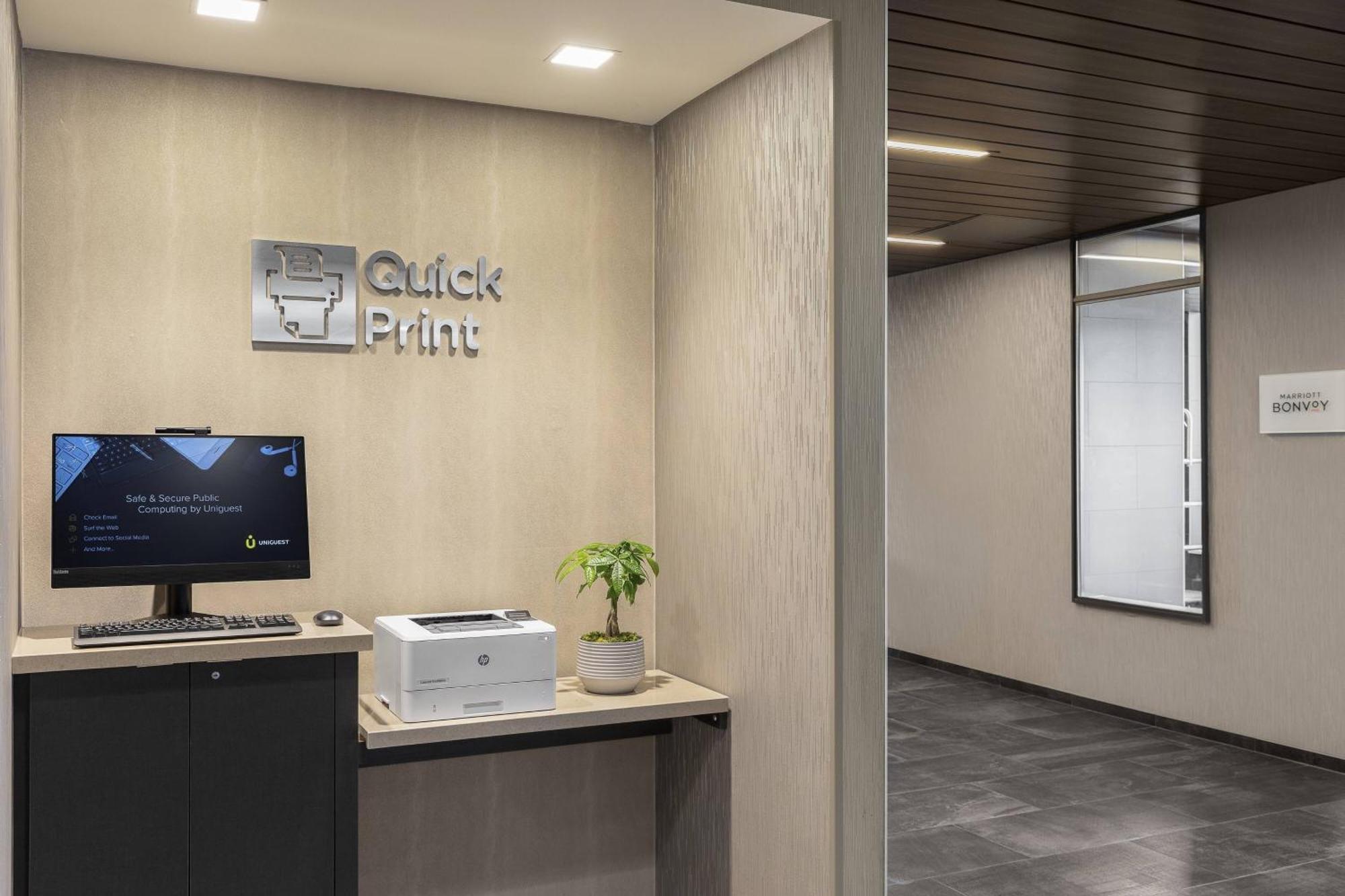 Courtyard By Marriott Seattle Northgate Ξενοδοχείο Εξωτερικό φωτογραφία
